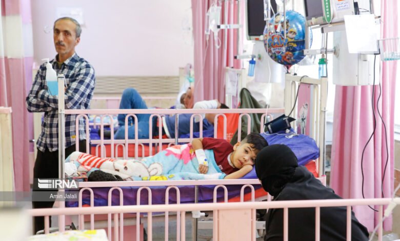الزام بیمارستان‌های دولتی در درمان رایگان کودکان